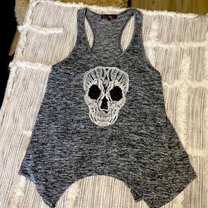 Almost Famous Skull Head Tank black and white size Xl